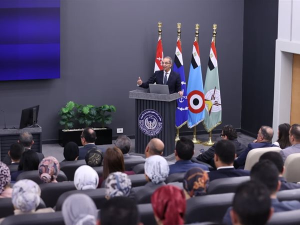 وزير الاتصالات: إنتاج 15 مليون محمول خلال العام المقبل والبدء بالتصدير