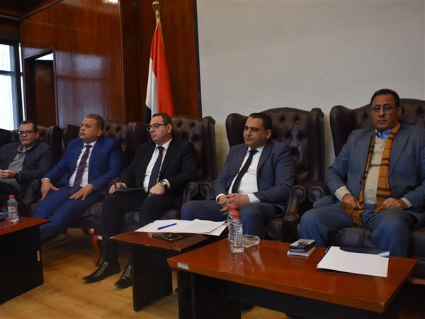 شعبة المواد الغذائية تناقش تحديات السوق مع قيادات التموين بالجيزة