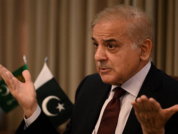 باكستان: التضخم يهبط إلى 4.5% واحتياطيات النقد الأجنبي تقفز إلى 21 مليار دولار