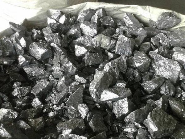 مجمع إنتاج السيليكون المعدني في العلمين الجديدة.. صناعة عالمية بأيادي مصرية