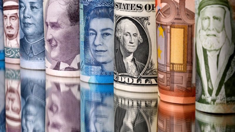 العملات العربية والأجنبية 