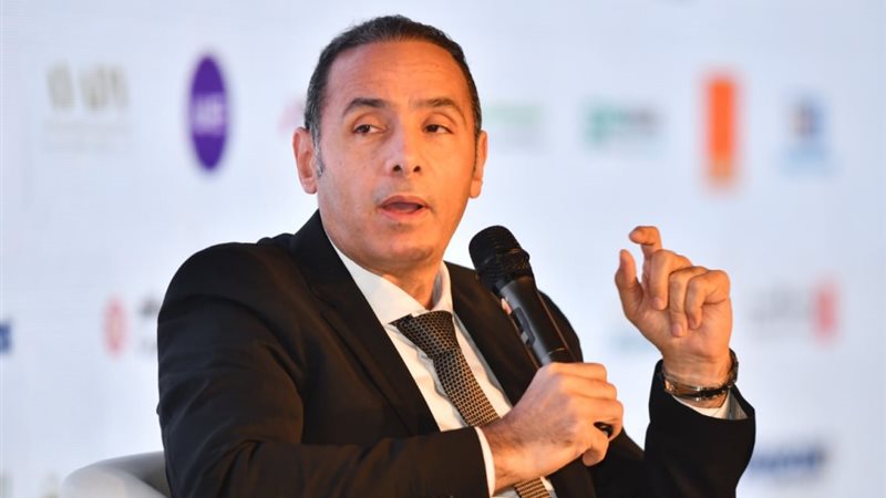 إسلام عزام رئيس البورصة المصرية