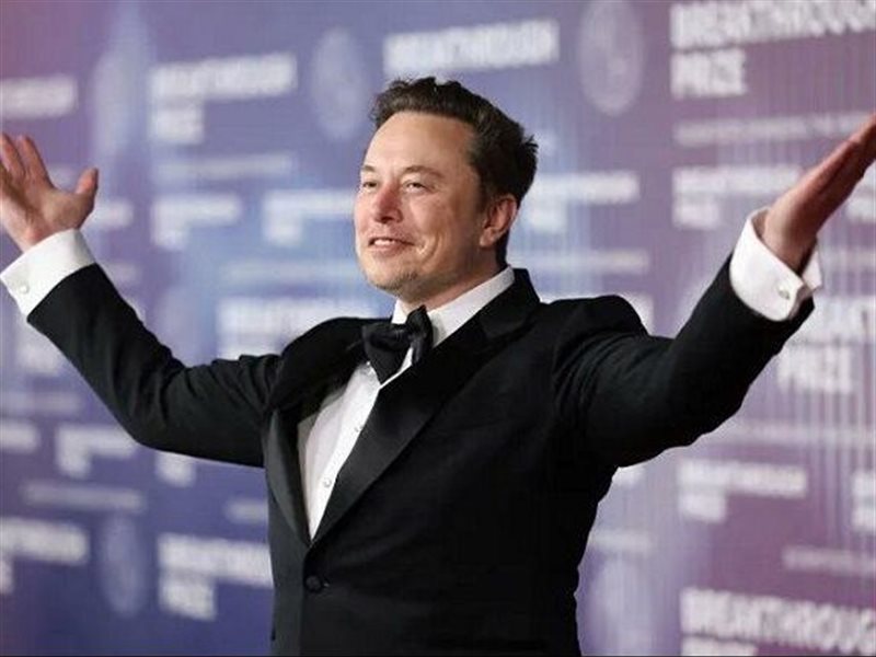 راجل الأعمال  إيلون