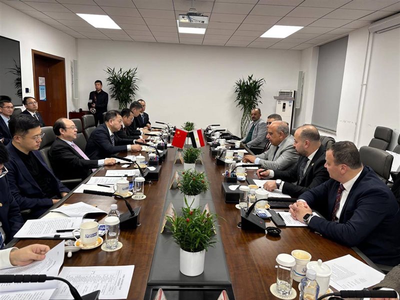 جانب من لقاء وزير