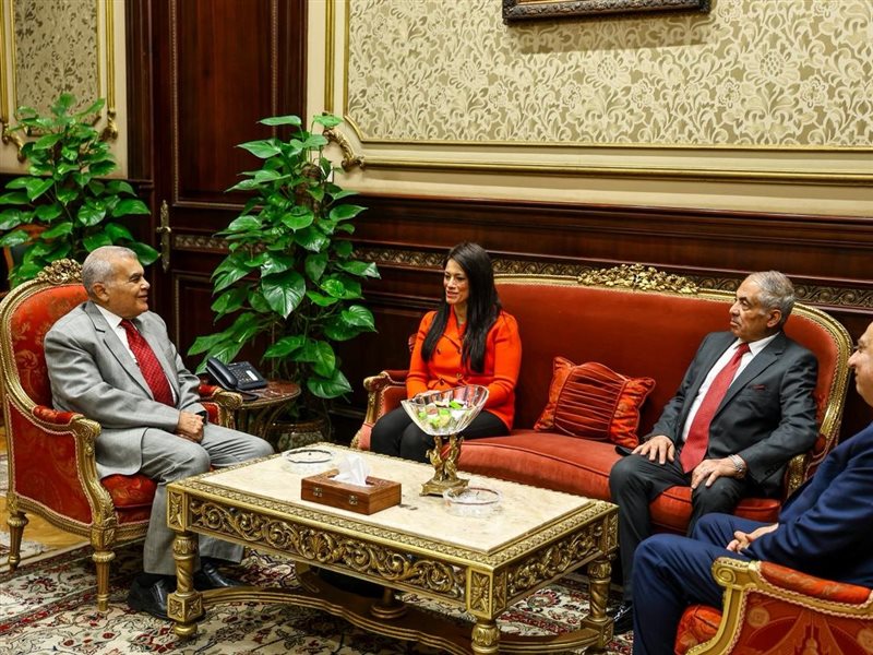 وزيرة التخطيط  و