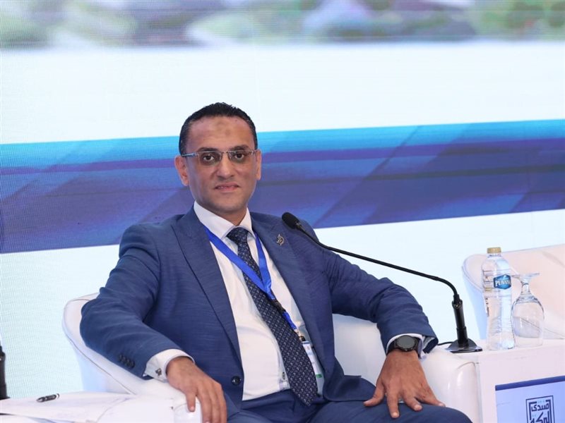 أحمد شوقي، الخبير