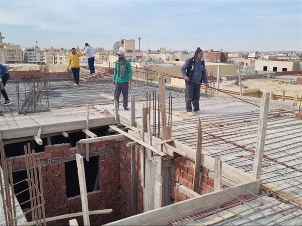 حملة مكبرة لإزالة مخالفات البناء بمدينة الشروق وتطبيق القانون