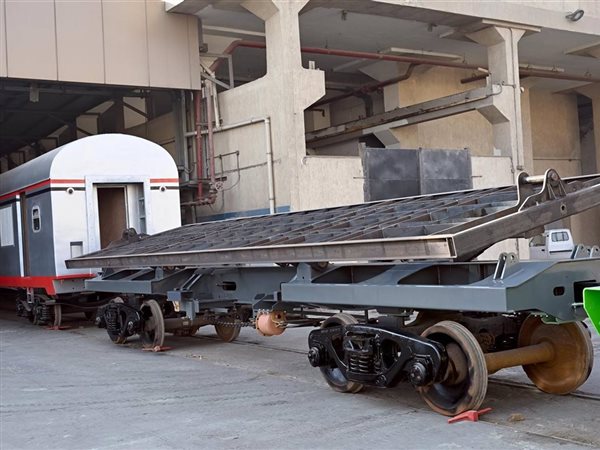 الحكومة: مصنع سيماف يوفر احتياجات مصر من وسائل النقل محلياً