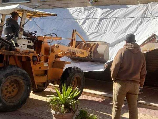 حملة مكبرة لإزالة الإشغالات والتصدي للباعة الجائلين بالقاهرة الجديدة