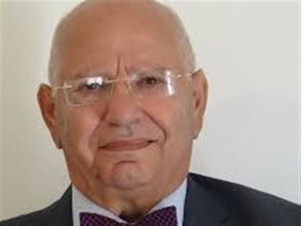 ممدوح سلامة: ضعف الدولار والتخلي عنه يدفعان الذهب إلى مستويات قياسية