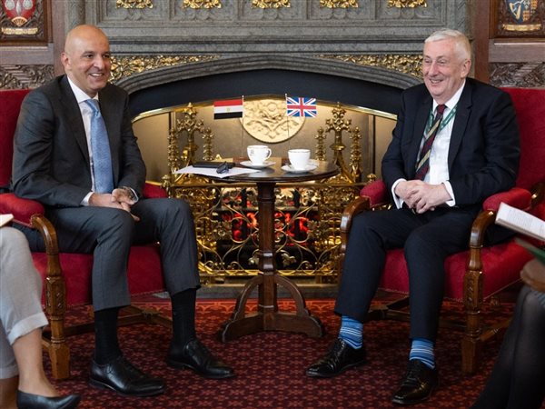 رئيس مجلس العموم البريطاني يستقبل سفير مصر في المملكة المتحدة