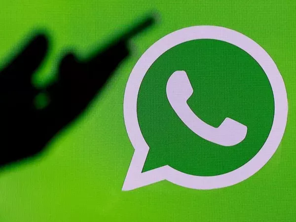 واتساب يقترب من الخضوع لقواعد أوروبية صارمة للمحتوى