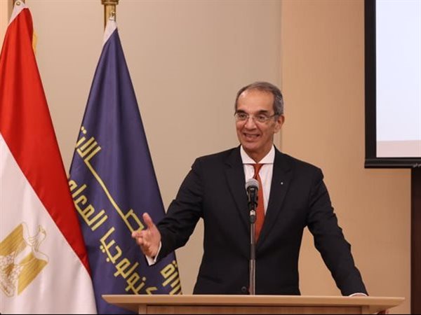 وزير الاتصالات: 3 مليارات جنيه لتأهيل مباني الكلية الحربية لمبادرة الرواد الرقميون