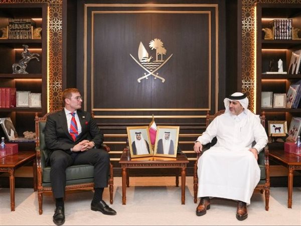 محافظ مصرف قطر المركزي يلتقي نائب مساعد وزير الخارجية الأمريكي للشؤون الاقتصادية والتجارية
