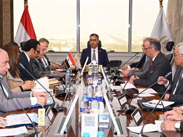 اجتماع حاسم لوزير التموين مع شركات الزيوت لتأمين احتياجات رمضان