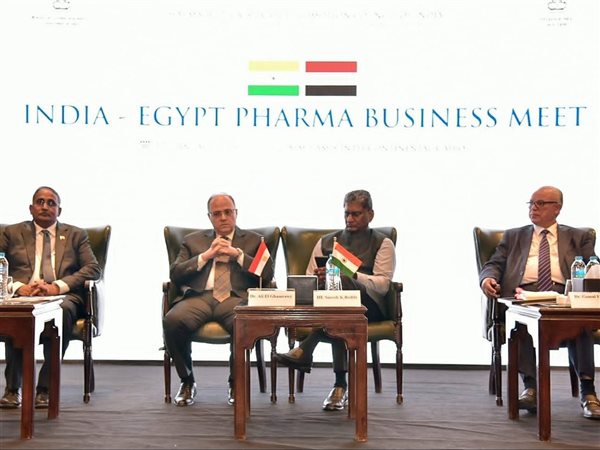  سفير الهند: مصر شريك استراتيجي محوري لتعزيز التعاون الدوائي ونقل التكنولوجيا بالمنطقة 