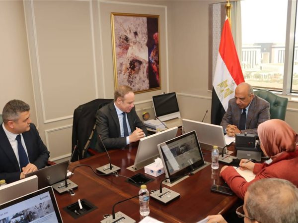 وزير الكهرباء يبحث مع «أكوا باور» السعودية تسريع مشروعات الطاقة المتجددة ودعم الشبكة الموحدة