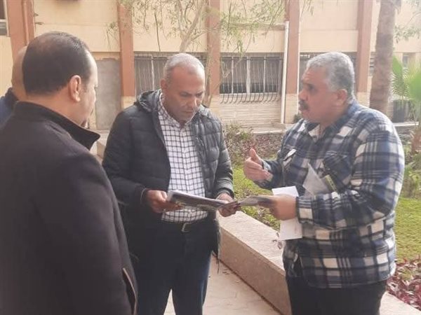 رئيس جهاز مدينة الشروق يوجه بسرعة إنجاز طلبات المواطنين داخل المركز التكنولوجي