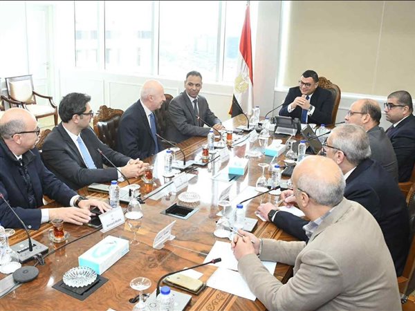 وزير الإسكان يلتقي وفداً من شركة سان جوبان (Saint-Gobain)الفرنسية لبحث أوجه التعاون