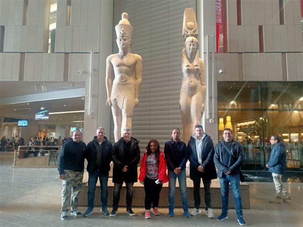 دعماً للسياحة..وزارة الشباب تنظم زيارة سياحية للجهاز الفني لمنتخب اليد بالمتحف الكبير