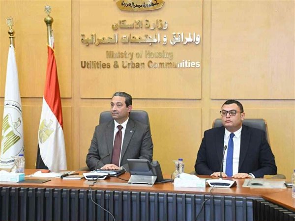 وزير الإسكان يستقبل محافظ دمياط لبحث ملفات العمل المشترك وتعزيز أوجه التعاون