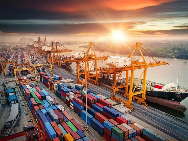 رئيس مصلحة الجمارك: الإجراءات الجمركية تحمي السوق والصناعة الوطنية