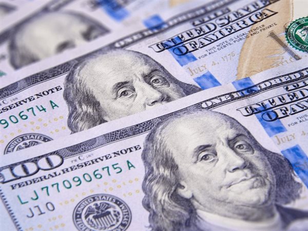 الدولار يسجل أعلى مستوى في 6 أسابيع