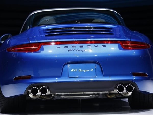 انخفاض مبيعات سيارات بورش بنسبة 10% في عام 2025