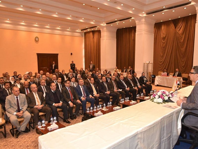  الدكتور شريف فاروق