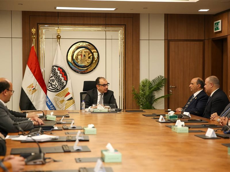 قطاع الأعمال» يقود