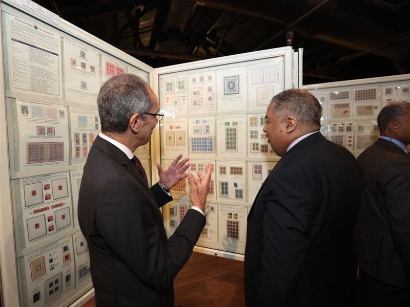 وزير الاتصالات 