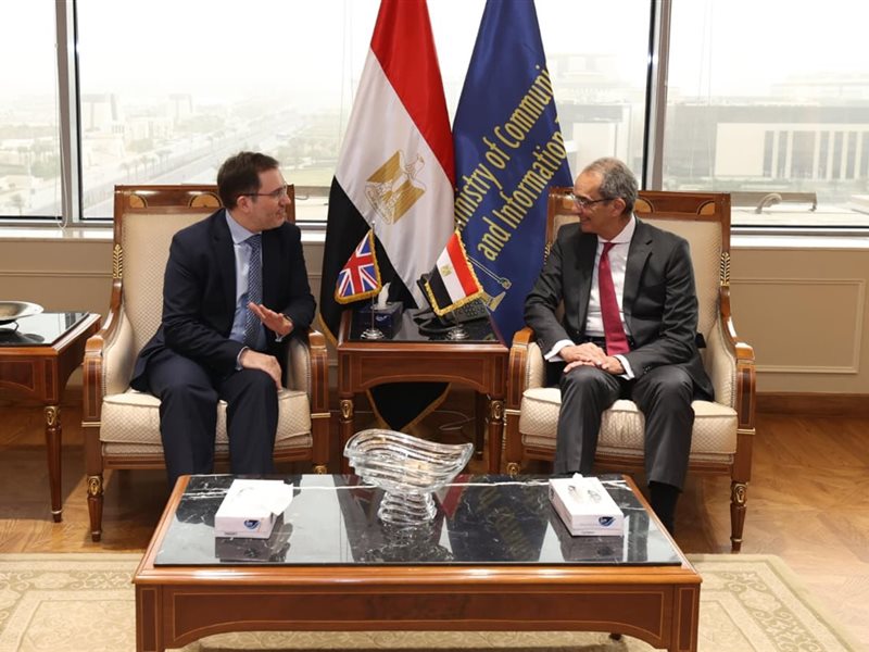 وزير الاتصالات