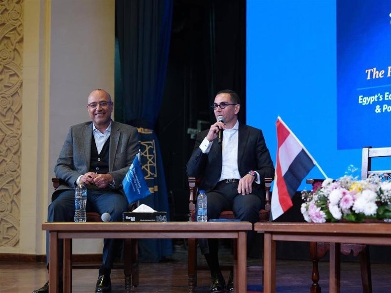 جانب من لقاء وزير