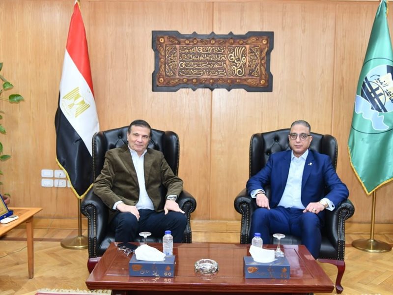 وزير الزراعة يزور