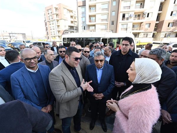 وزير الإسكان: تقديم كافة الحلول بشأن توفير المياه.. وإنشاء مدرسة حكومية بالمنصورة الجديدة