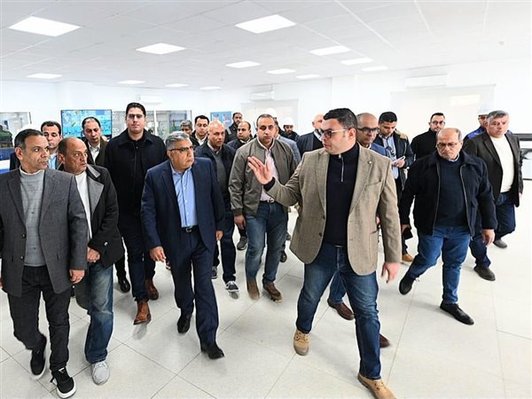 وزير الإسكان ومحافظ الدقهلية يتفقدان محطة تحلية مياه البحر بمدينة المنصورة الجديدة