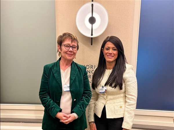 «المشاط» من دافوس: شراكة استراتيجية مع البنك الأوروبي لإعادة الإعمار لتمويل التحول الأخضر وتنفيذ مشروعات طاقة بقدرة 10 جيجاوات