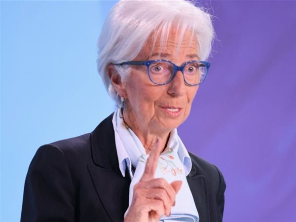 رئيسة البنك المركزي الأوروبي: انتقادات واشنطن في دافوس جرس إنذار لأوروبا