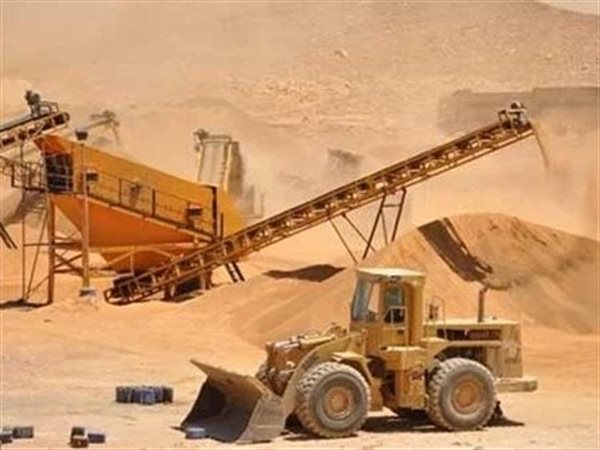 2 مليار دولار استثمارات مباشرة.. مركب معدني سيدر الذهب إلى الخزائن المصرية
