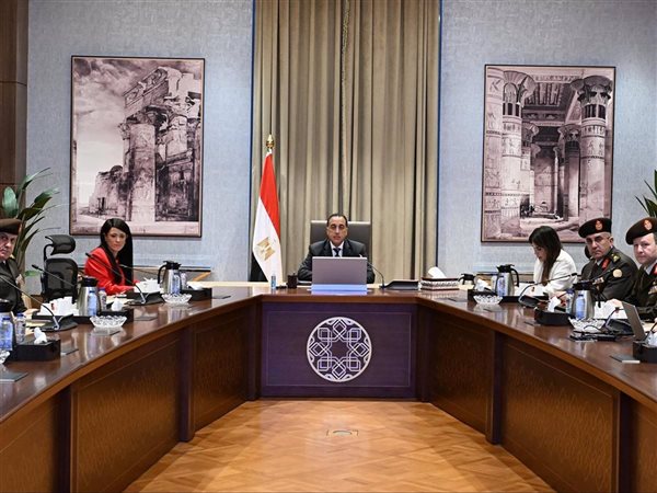 رئيس الوزراء يتابع موقف المشروعات الجاري تنفيذها بالتعاون مع الوزارات والهيئات الحكومية