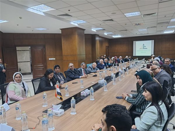 خبراء الغرف التجارية يحذرون من استبدال الإنسان بالآلة وتأثيره على الأمن القومي