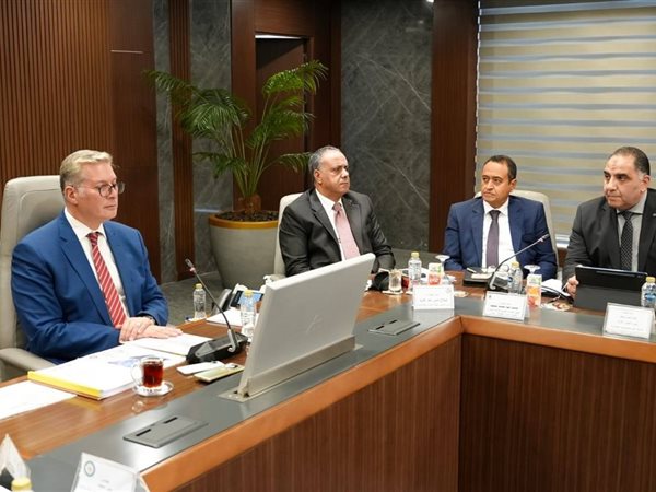 41 ألف طن في 6 أشهر.. «البترول» تقود توطين صناعة PVC المستخدم في الوثائق المؤمنة