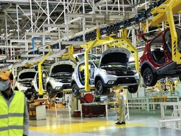 رابطة المصنعين: دعم الإنتاج المحلي وتراجع الدولار وراء انخفاض أسعار السيارات في مصر