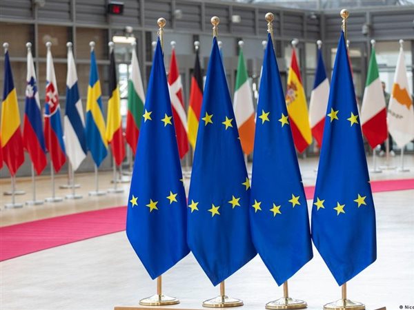 أوروبا تلوّح برد تجاري غير مسبوق على واشنطن وسط أزمة جرينلاند