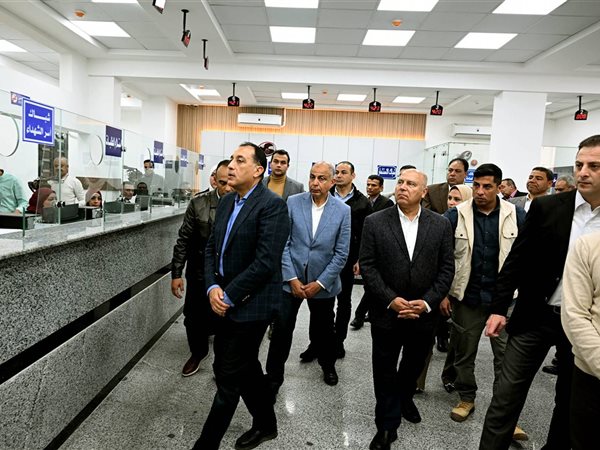 رئيس الوزراء يفتتح المركز التكنولوجي لخدمة المواطنين بمدينة المنيا