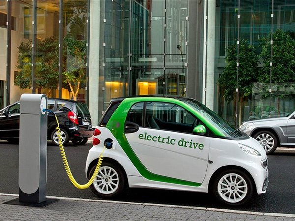 دعم السيارات الكهربائية في ألمانيا… مكاسب محدودة وخسائر محتملة للصناعة