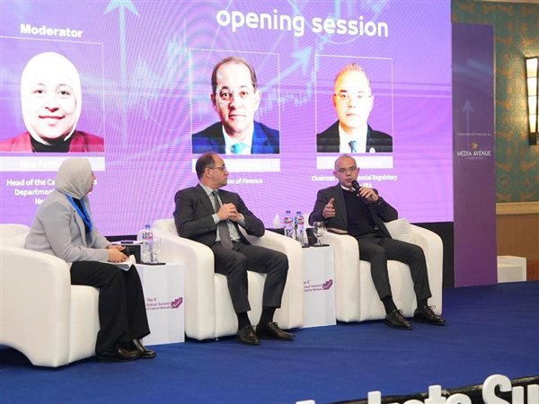 رئيس الرقابة المالية يعلن تلقي 21 طلباً لتدشين صناديق استثمار عقارية جديدة