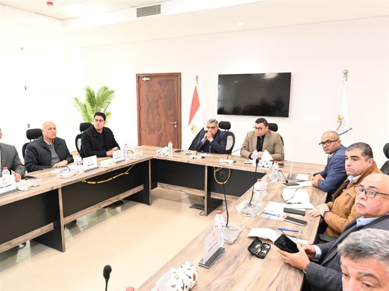 وزير الاسكان ومحافظ