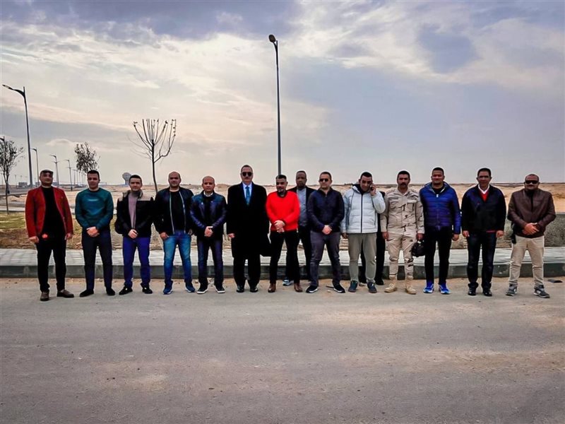 وفد من الاسكان والشباب