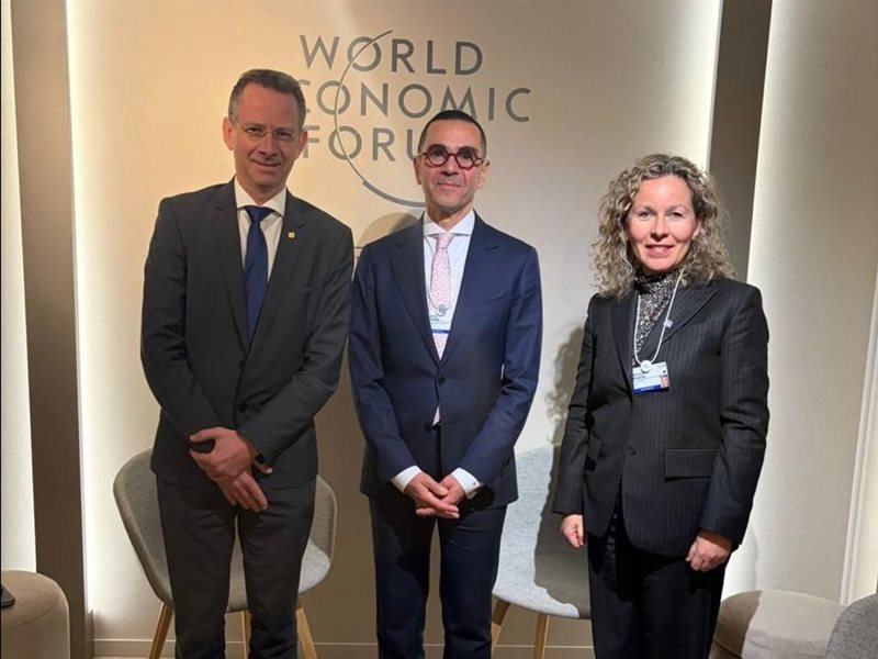 حسن الخطيب، وزير